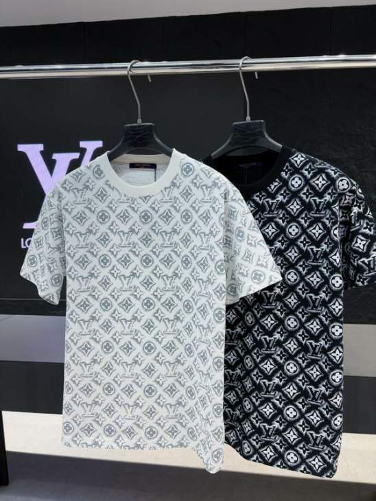 Picture of Louis Vuitton T Shirts Short _SKULVS-XLkctr2177409